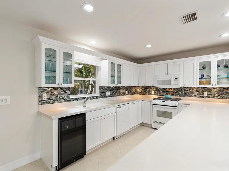 257 Benjamin Franklin Dr — Photo 6