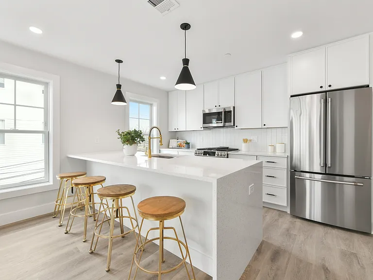 10 Geneva St #6 — Photo 9