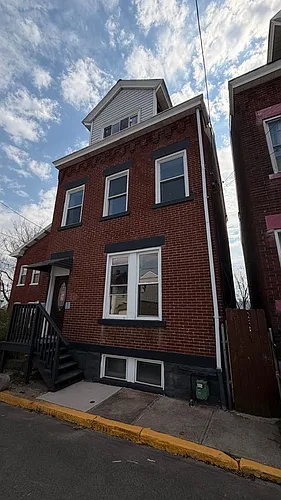 1527 Hoff St Photo 1