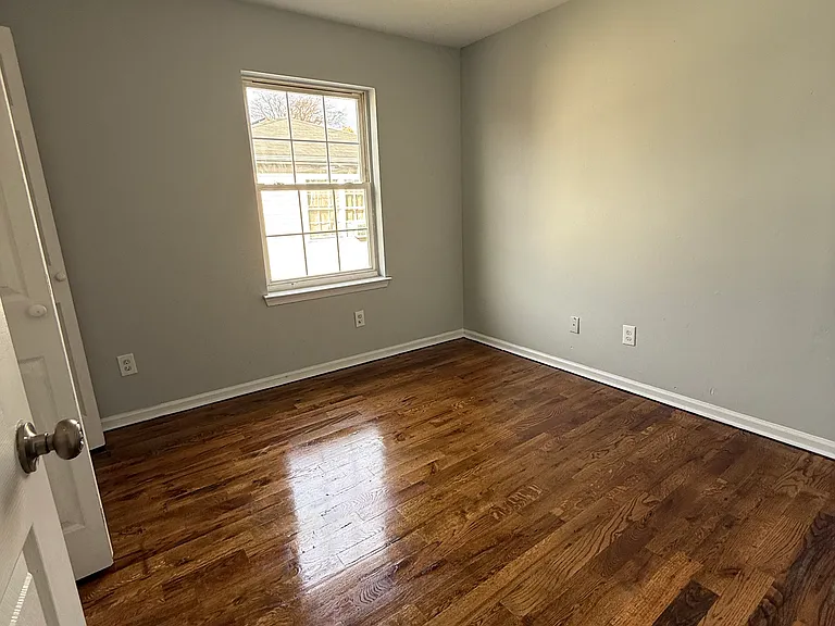 145 14th Ave #3L — Photo 6