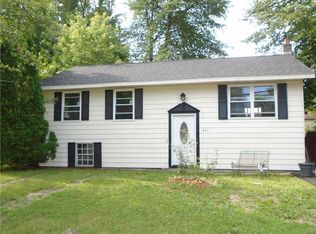 411 Fay Ln, Minoa, NY 13116