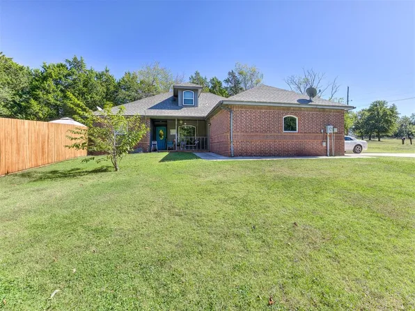 20593 Center St, Harrah, OK 73045