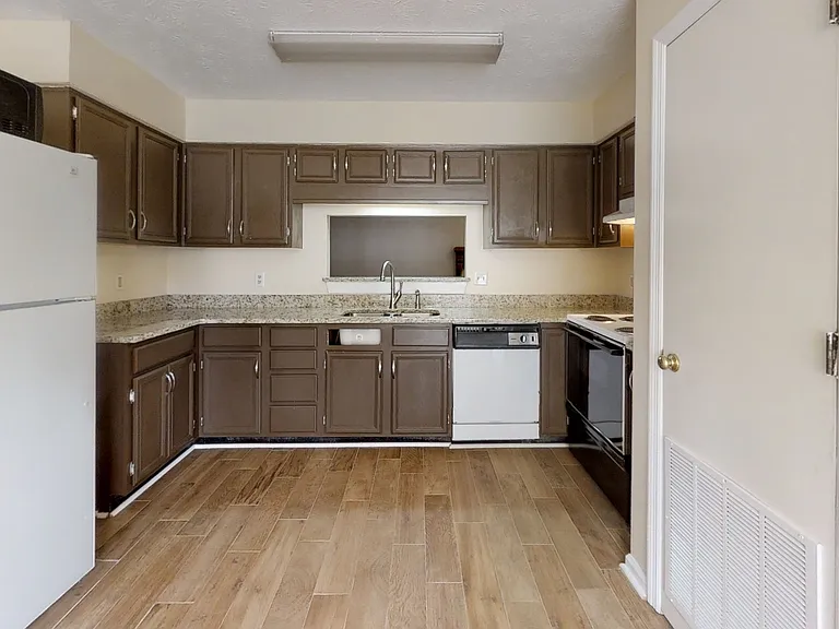 1128 Chinook St — Photo 11