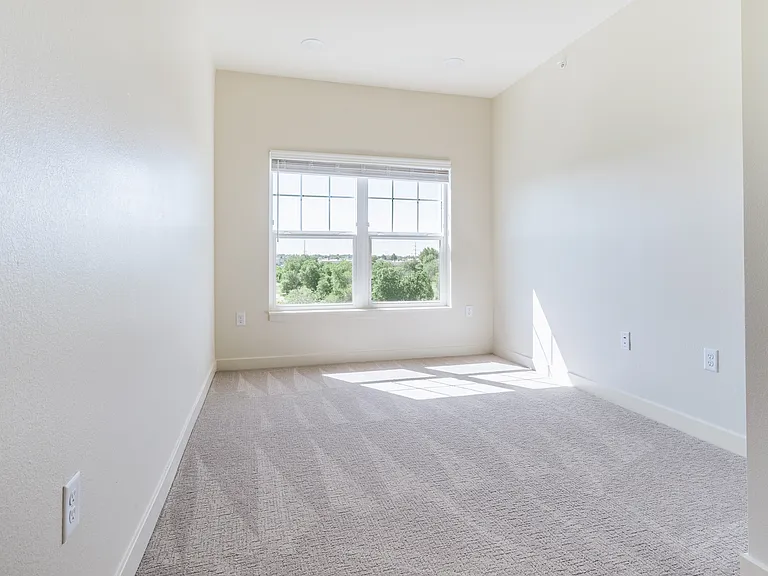 Bentley Commons — Photo 10