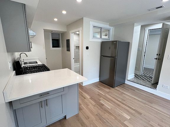 4th image of 1544 W Highland Ave #G