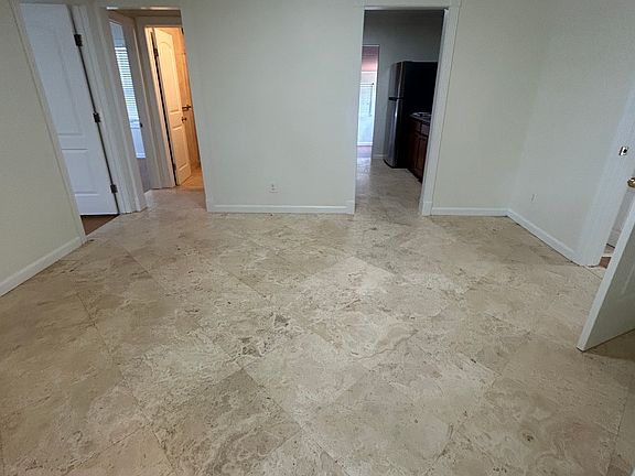 2nd image of 4843 Lexington Ave