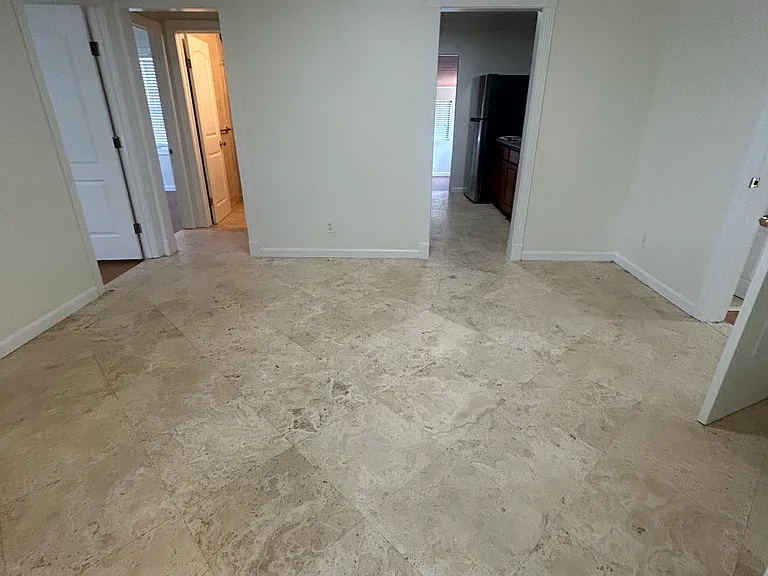 4843 Lexington Ave — Photo 2
