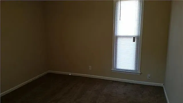 104 Castlegate Cir — Photo 3