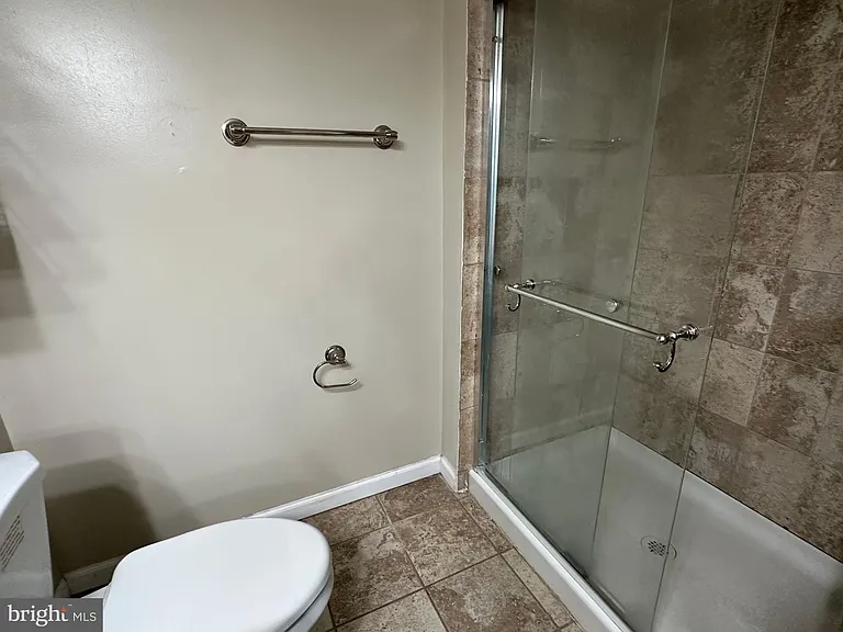 108 Steven Ln — Photo 14