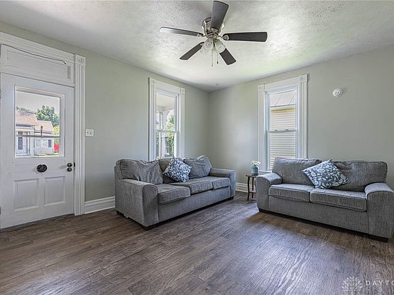 3rd image of 67 Doan St