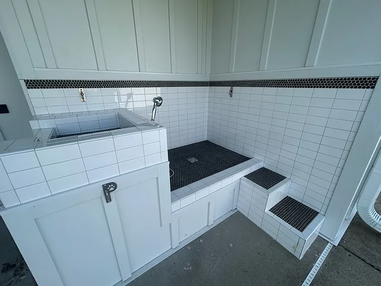 Brand New Clubhouse Dog Wash