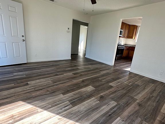 3rd image of 277 Alaska St