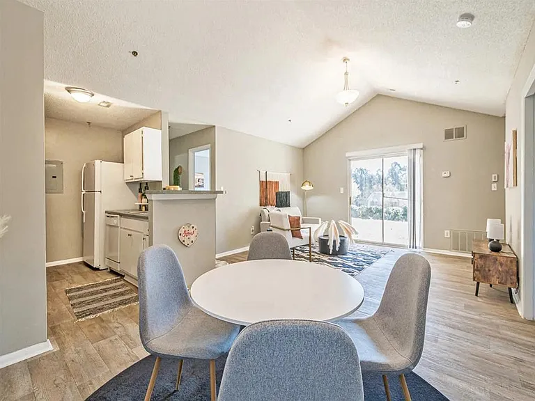 Lancaster Ridge — Photo 15