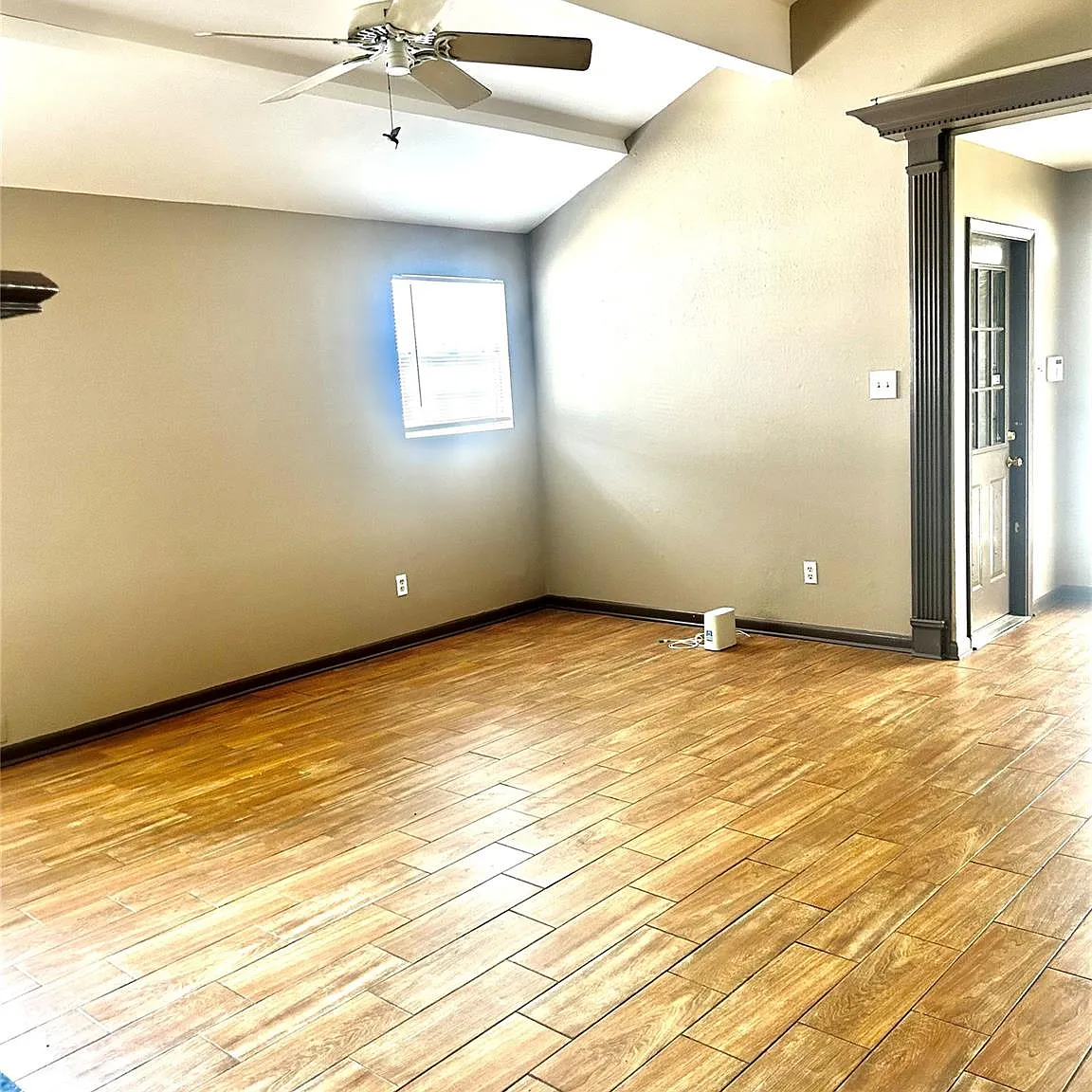 3 bed, 2.0 bath, 1586 sqft, $1,700 — Photo 3