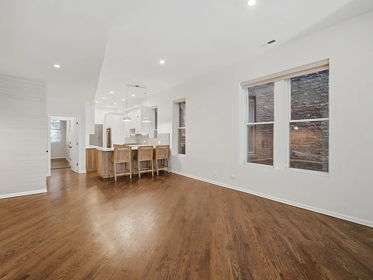 626 W Buckingham Pl #1E — Photo 3