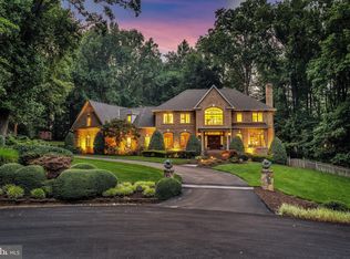 500 Seneca Knoll Ct, Great Falls, VA 22066