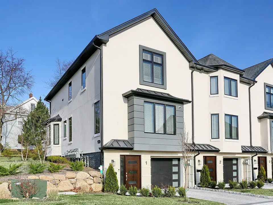 111 1st St