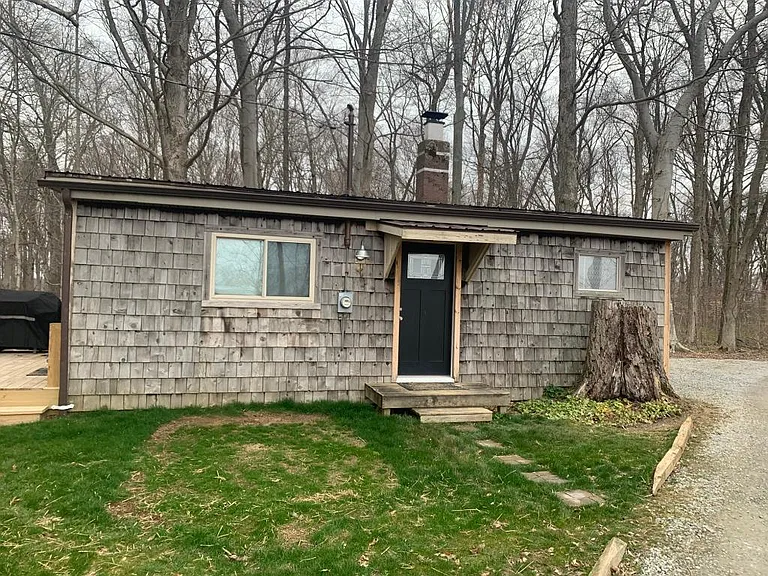 1256 Yankee Rd — Photo 1