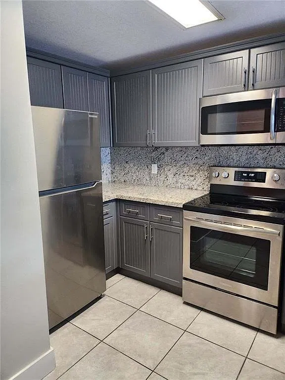 1 bed, 1.0 bath, 530 sqft, $2,100 — Photo 3