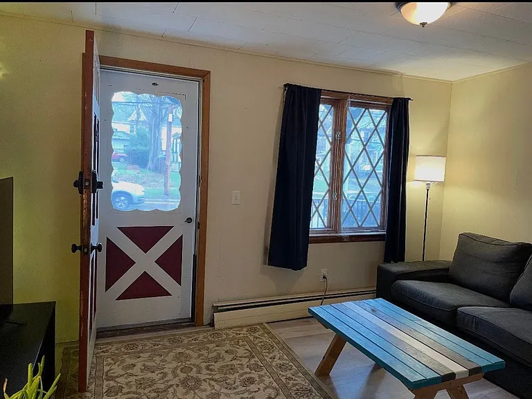 203 Maple St — Photo 4