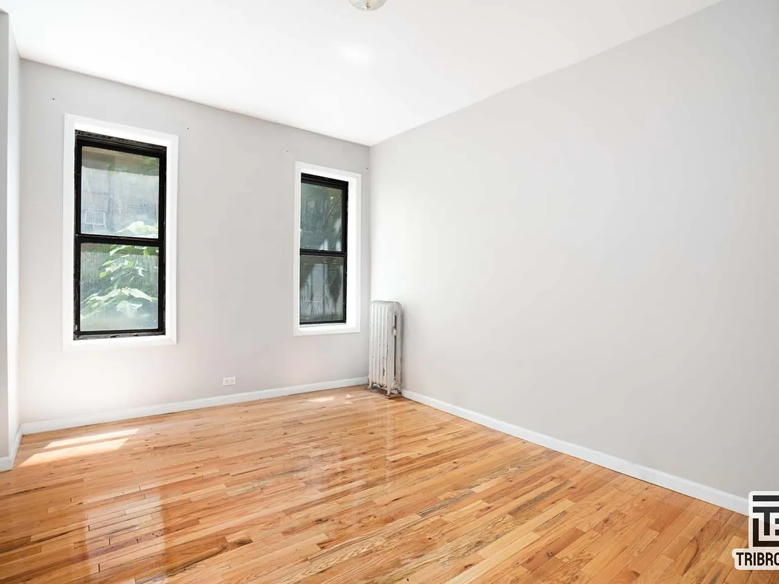 1868 Holland Avenue — Photo 3