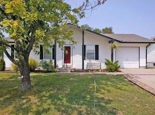 1317 Shallow Lake Dr, O'Fallon, MO 63366