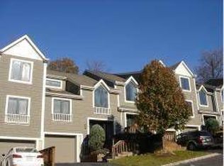 47 Mill Pond Rd, West Paterson, NJ 07424