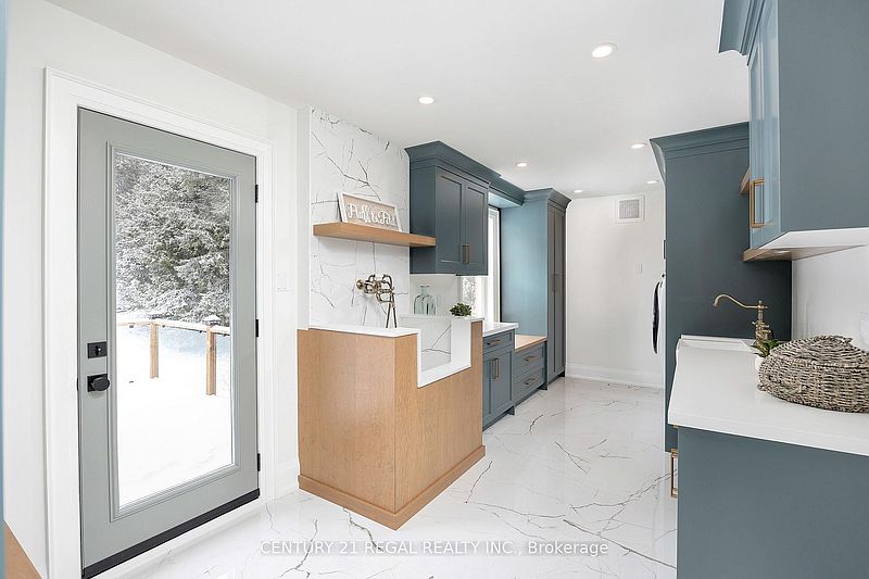 Burlington House for rent - 4 Bedrooms — photo 8