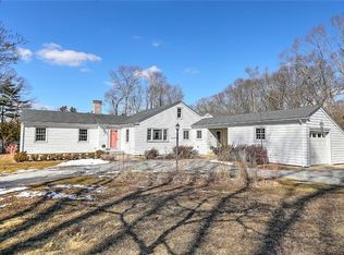 4 Echo Dr, Barrington, RI 02806