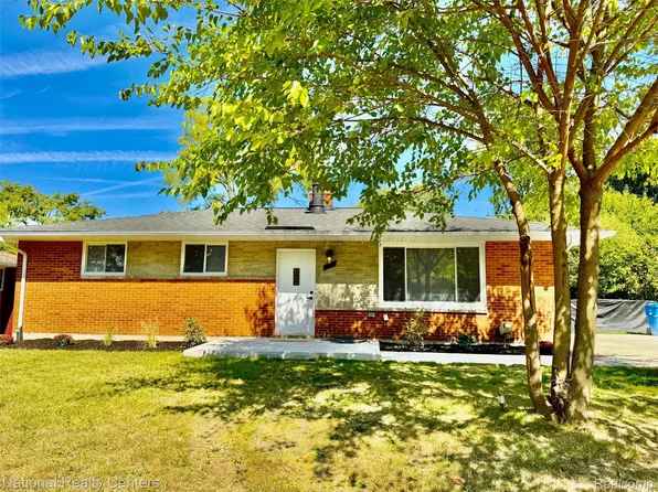 3676 Mark Rd, Waterford, MI 48328