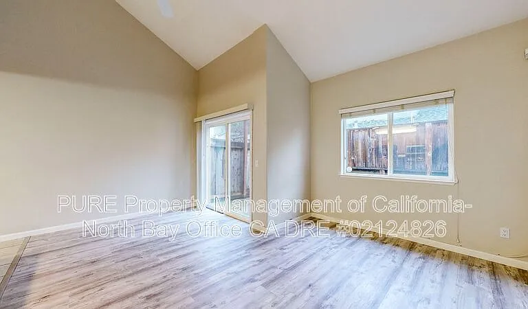 132 Treadway Ct — Photo 13