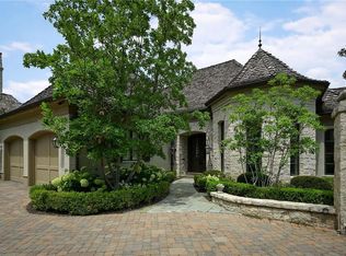 703 Ward Pkwy, Kansas City, MO 64112