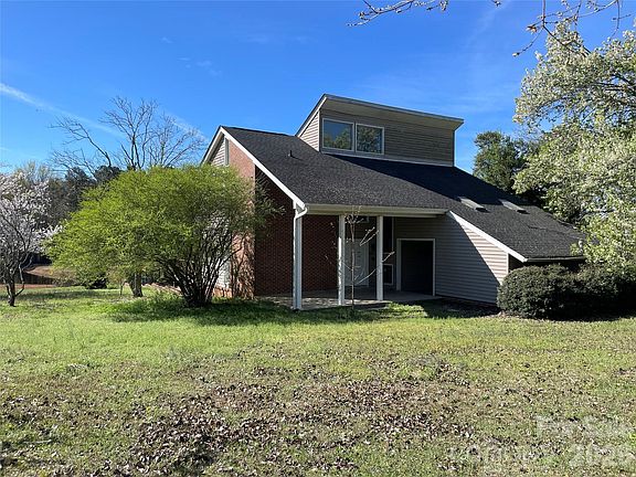 2nd image of 6174 Center Grove Rd