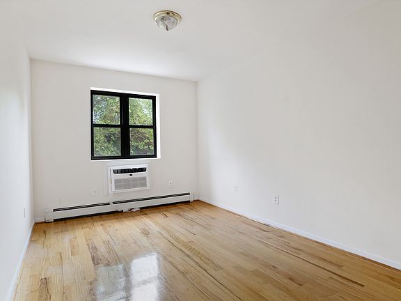 4th image of 654 Kosciuszko St #3