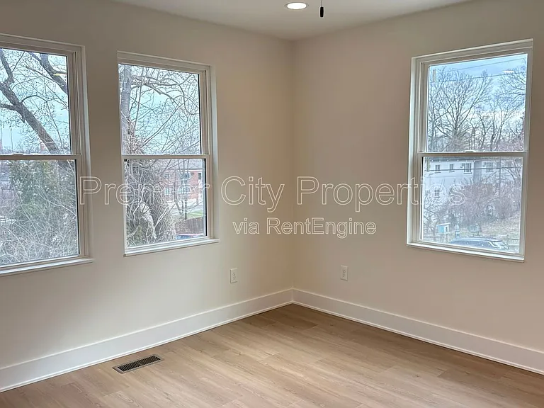 240 McGregor Ave #1 — Photo 25