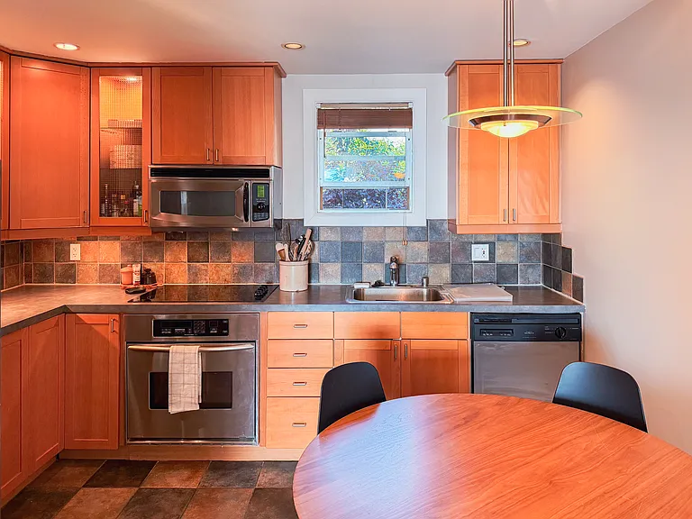 630 13th Ave E #3 — Photo 3