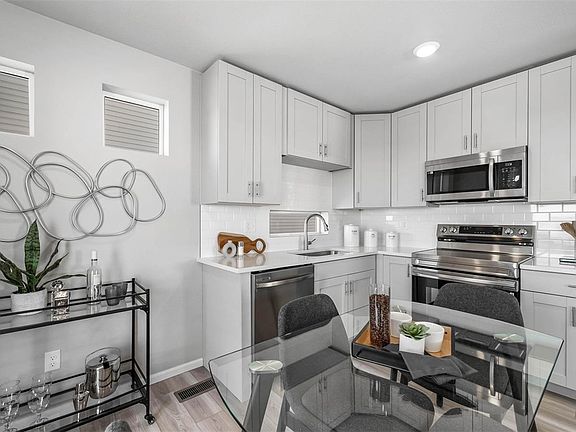 3rd image of 46550 Gold Prairie Drive