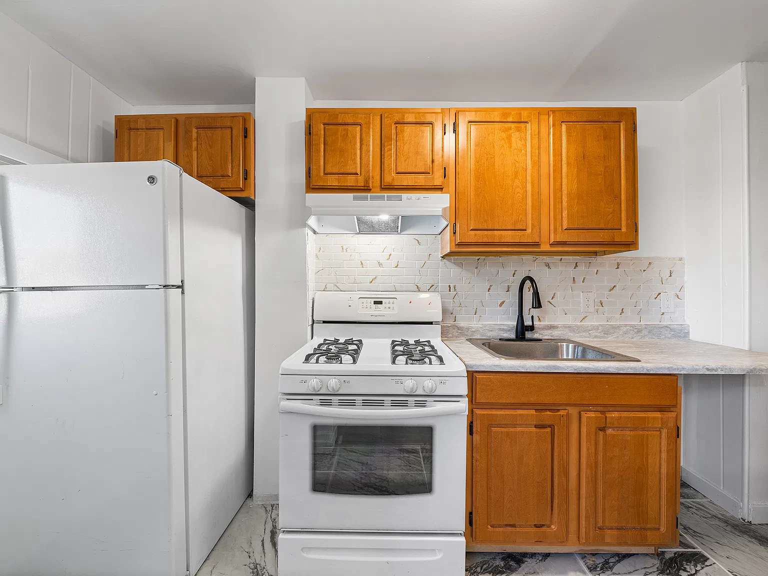 2 bed, 868 sqft, $1,400 — Photo 3