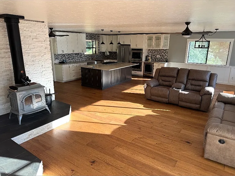 4720 Glenwood Dr — Photo 1