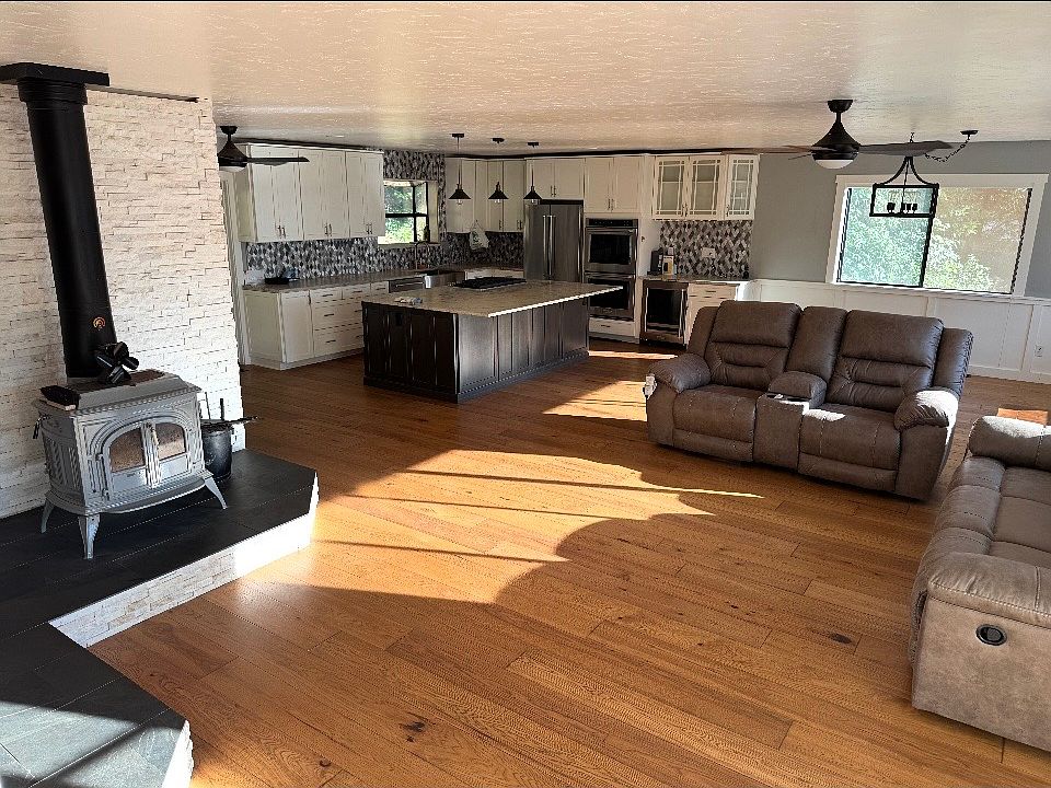 1st image of 4720 Glenwood Dr
