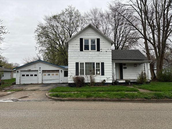 424 N Main St, Moweaqua, IL 62550