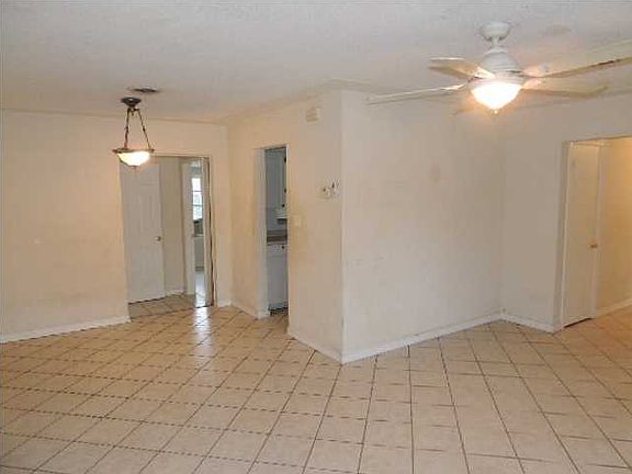 3rd image of 340 Bryn Mawr Blvd