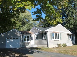 377 Stapleton Rd, Springfield, MA 01109