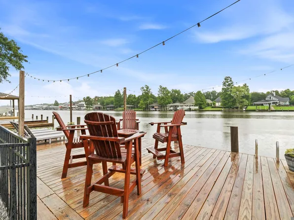 12132 River Highlands Dr, Saint Amant, LA 70774