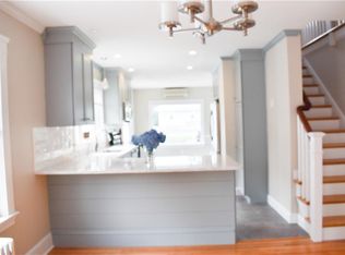 32 Admiral Kalbfus Rd, Newport, RI 02840