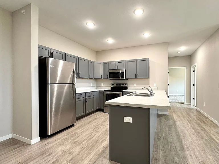 West 5th Townhomes — Photo 4