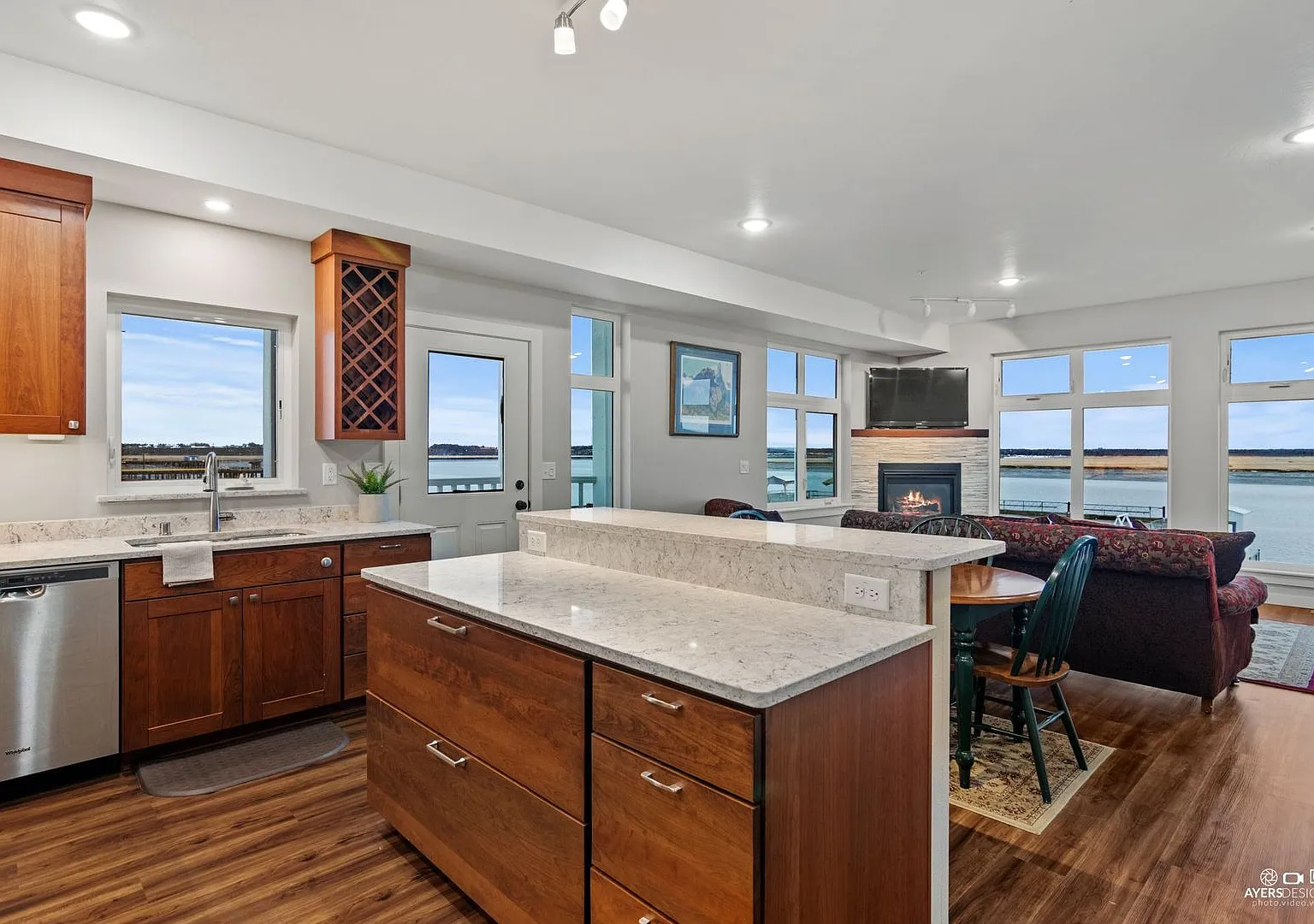 Furnished Executive Rental — Photo 2
