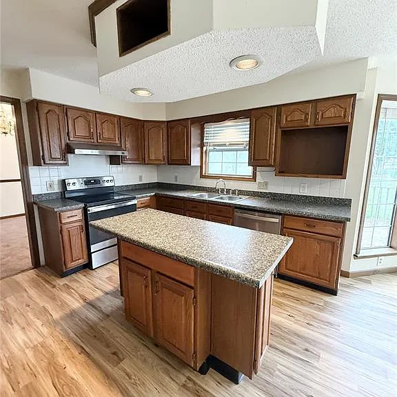3239 Fielding Ln — Photo 7