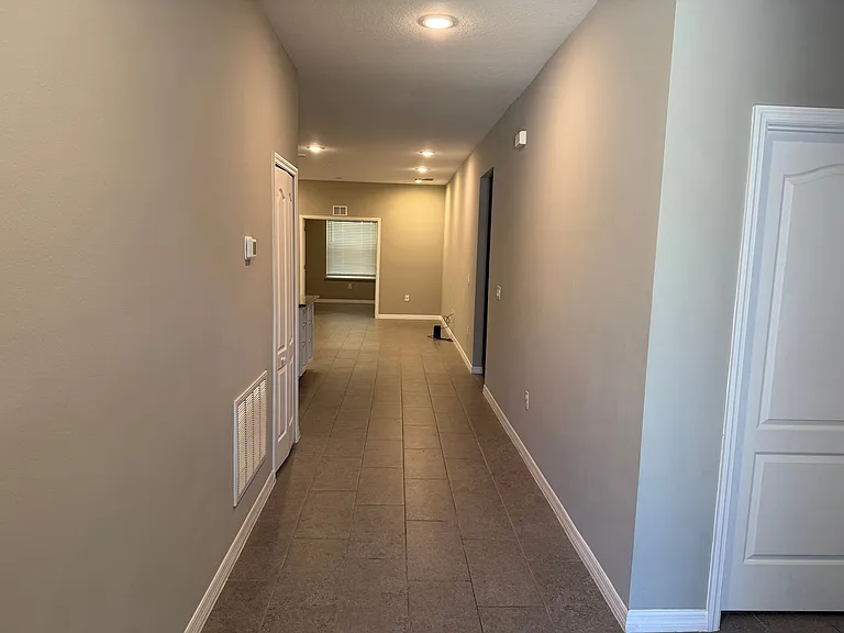 1053 Bradford Ridge Dr — Photo 3