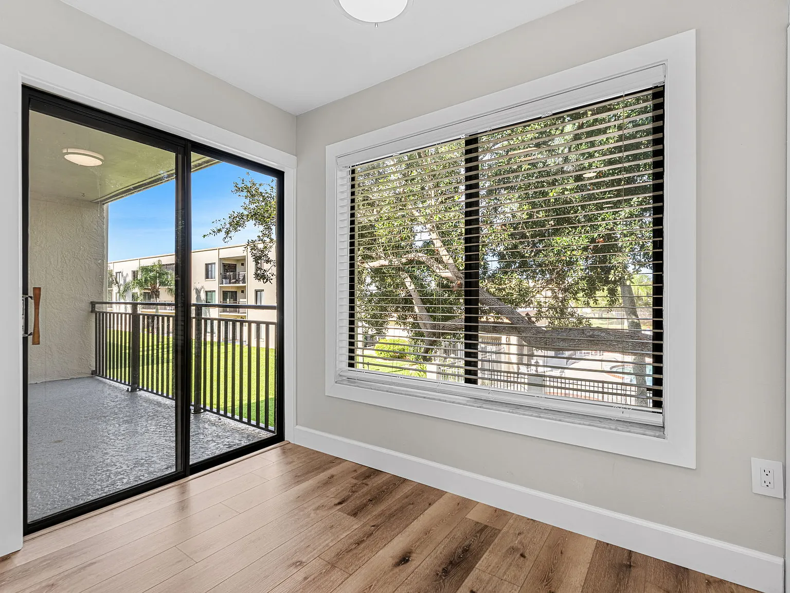 2 bed, 888 sqft, $1,850 — Photo 4